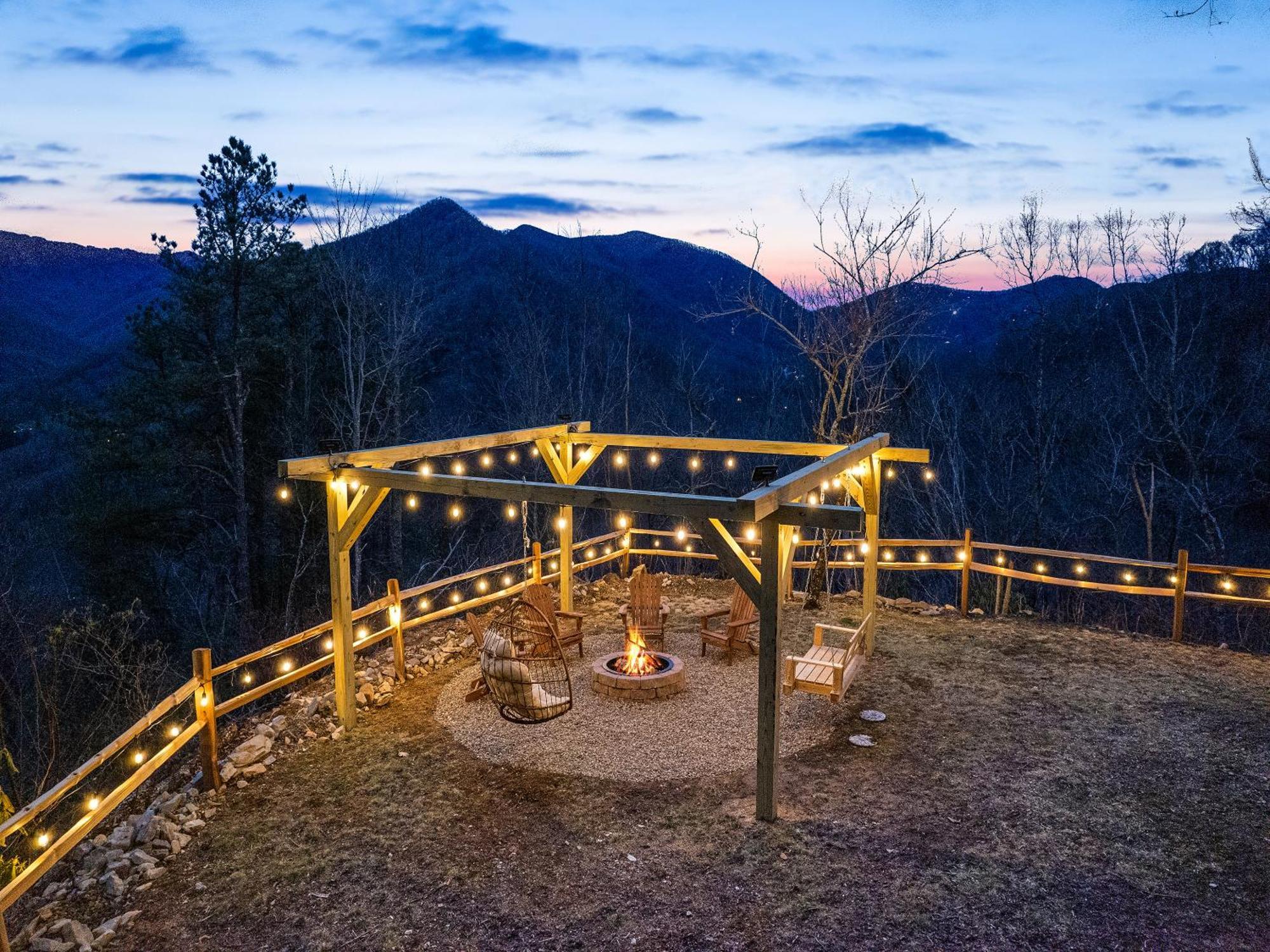 Maggie Valley Cabin With Beautiful Mountain Views, Hottub, Pet Friendly, Gameroom, Fireplace Exteriör bild