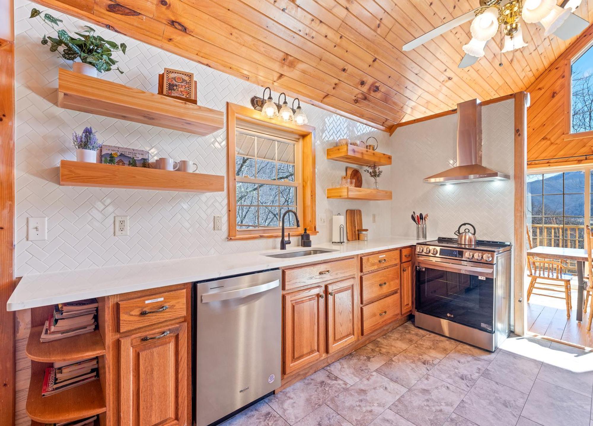 Maggie Valley Cabin With Beautiful Mountain Views, Hottub, Pet Friendly, Gameroom, Fireplace Exteriör bild