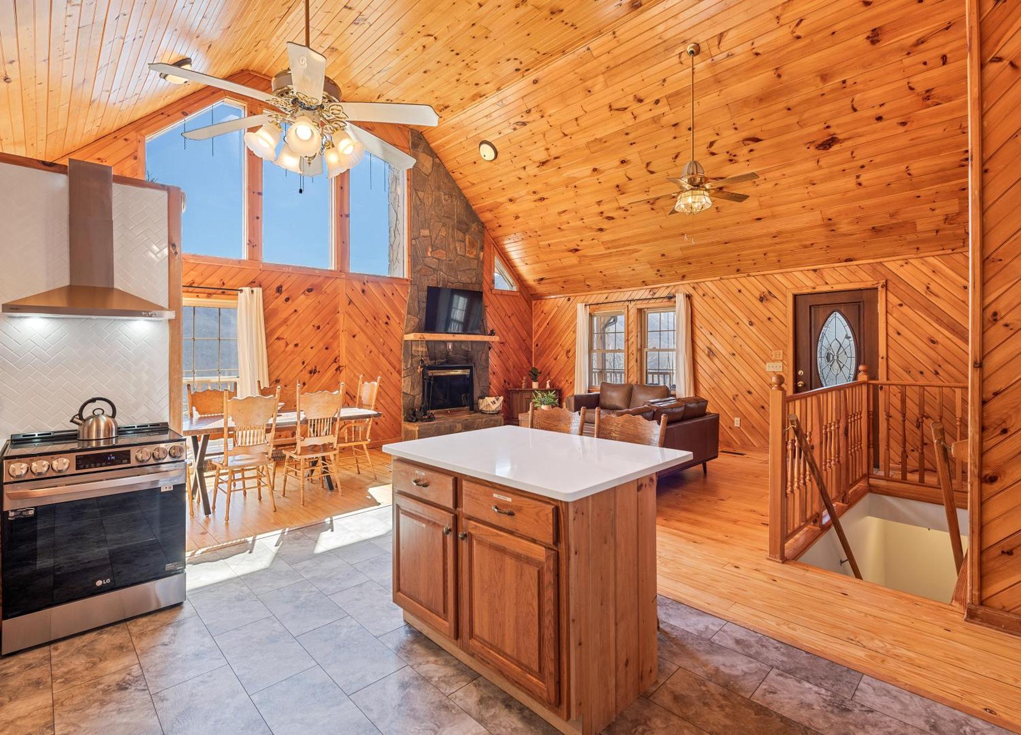 Maggie Valley Cabin With Beautiful Mountain Views, Hottub, Pet Friendly, Gameroom, Fireplace Exteriör bild